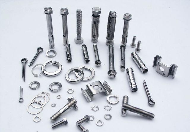 常規(guī)款標準件（緊固件）的分類：螺栓、螺母、螺柱